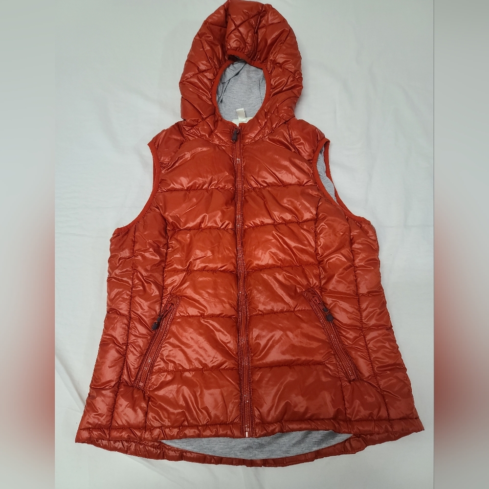 Tangerine Hooded Puffer Vest in Rust Orange
